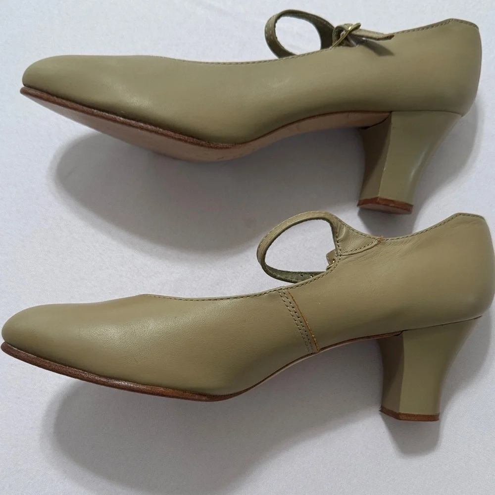 Capezio Women's Tan Character Dance Heels 9M Style 650 - Picture 4 of 13